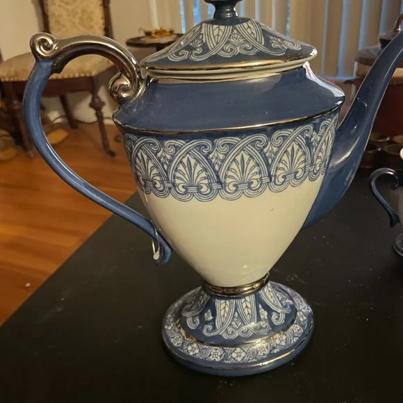 Beautiful Set of Bombay Company Teapot, Sugar bowl and Three mugs/cups. - Picture 3 of 9